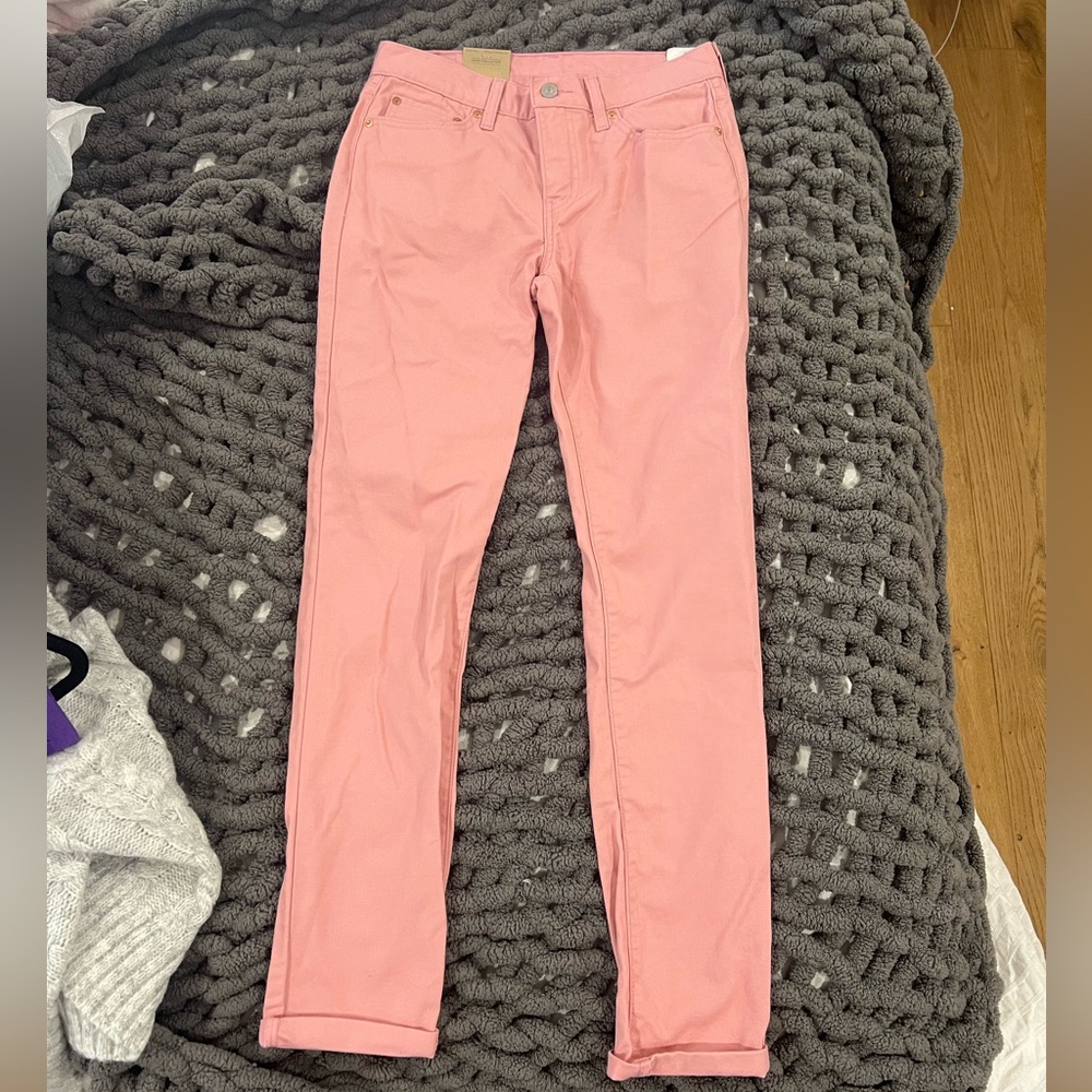 Levi’s pink Boyfriend jeans size 27 never worn